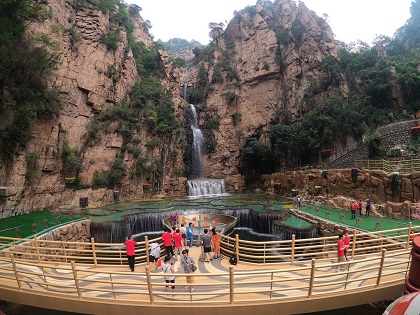 登頂石林峽，體驗玻璃棧道------偉杰信8月登山之旅