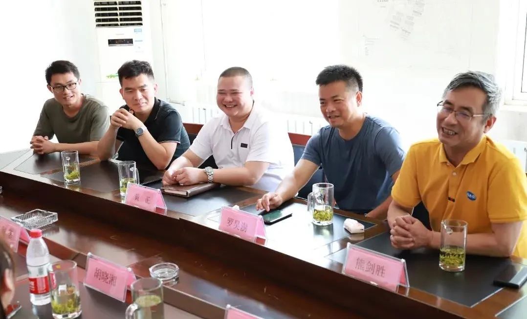 偉杰信生物與中國農(nóng)業(yè)大學教學實驗場涿州種豬場戰(zhàn)略合作揭牌儀式