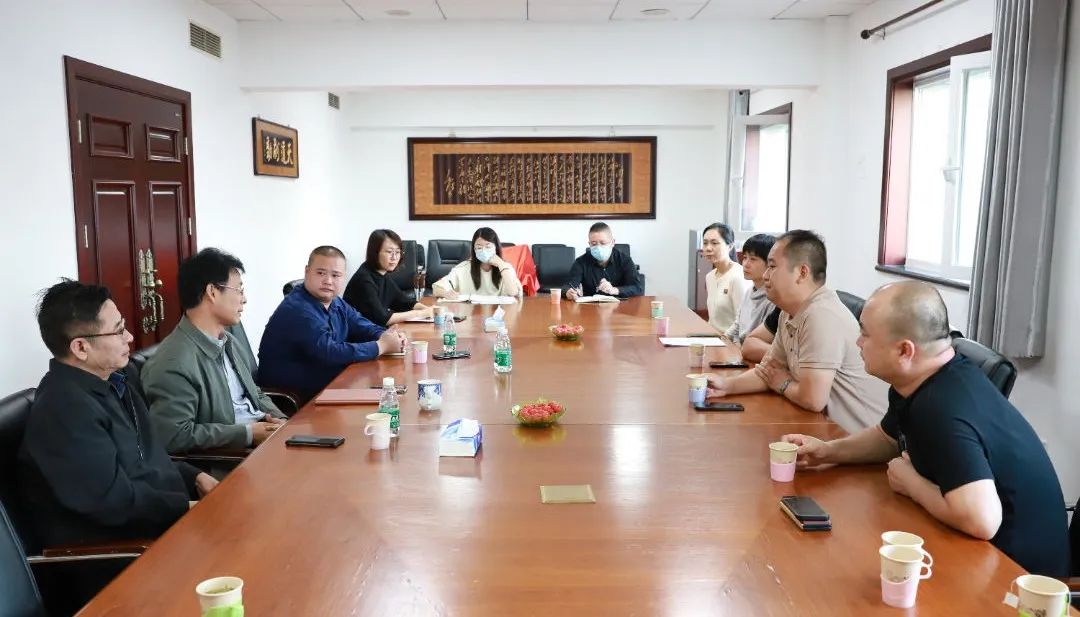 偉杰信生物與正奧集團(tuán)戰(zhàn)略合作授牌儀式