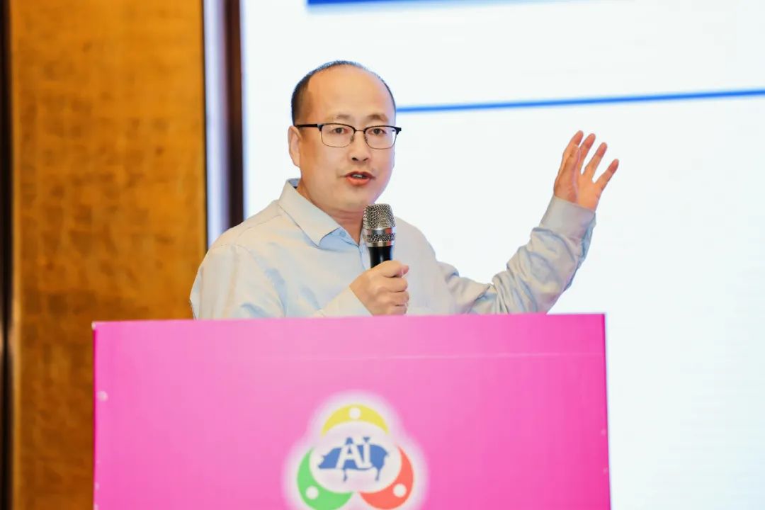 偉杰信協(xié)辦第18屆全國(guó)豬人工授精大會(huì)并參加“十四五”國(guó)家重點(diǎn)研發(fā)項(xiàng)目年度總結(jié)與推進(jìn)會(huì)